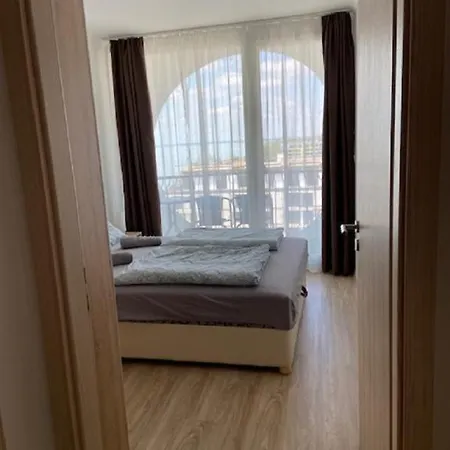 Daire Sunshine Ezustpart Apartman 6/608